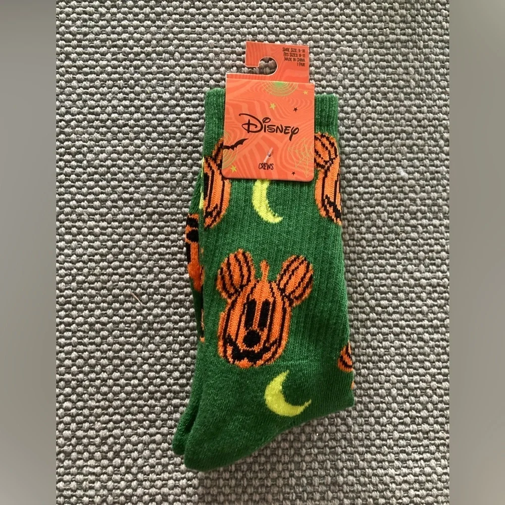 NWT Disney Mickey Mouse Pumpkin 🎃 crew socks